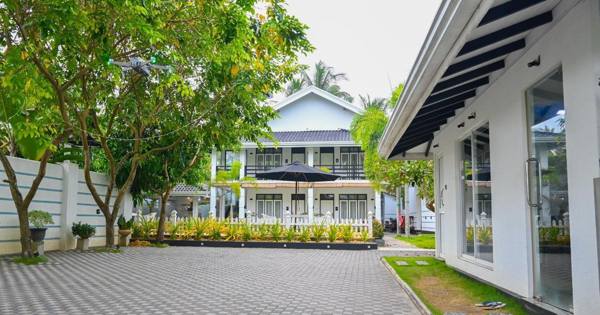 Wetland Resort Negombo Exterior photo